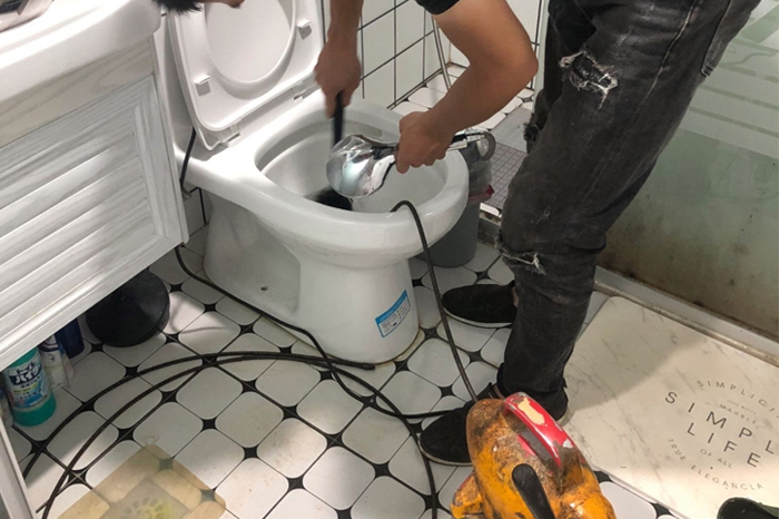 武强马桶堵塞自己疏通还是找师傅？专业上门服务让你省时更省心