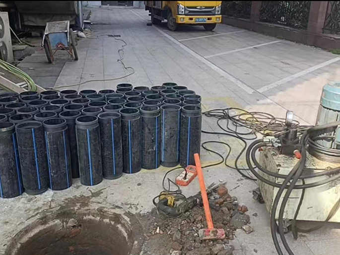 武强PE置换管厂家 DN315置换管 非开挖管短管置换